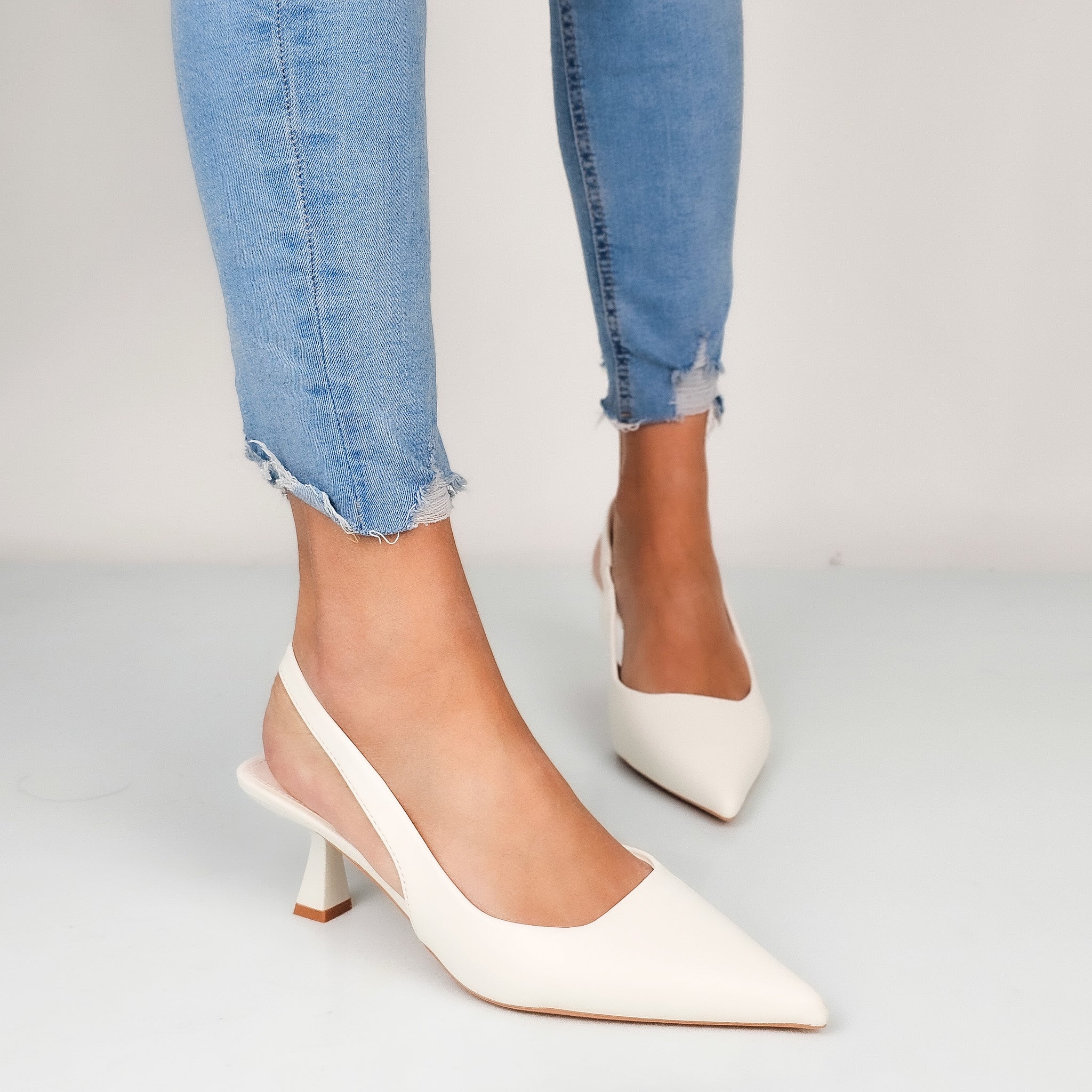 Dorota - Decollette Slingback