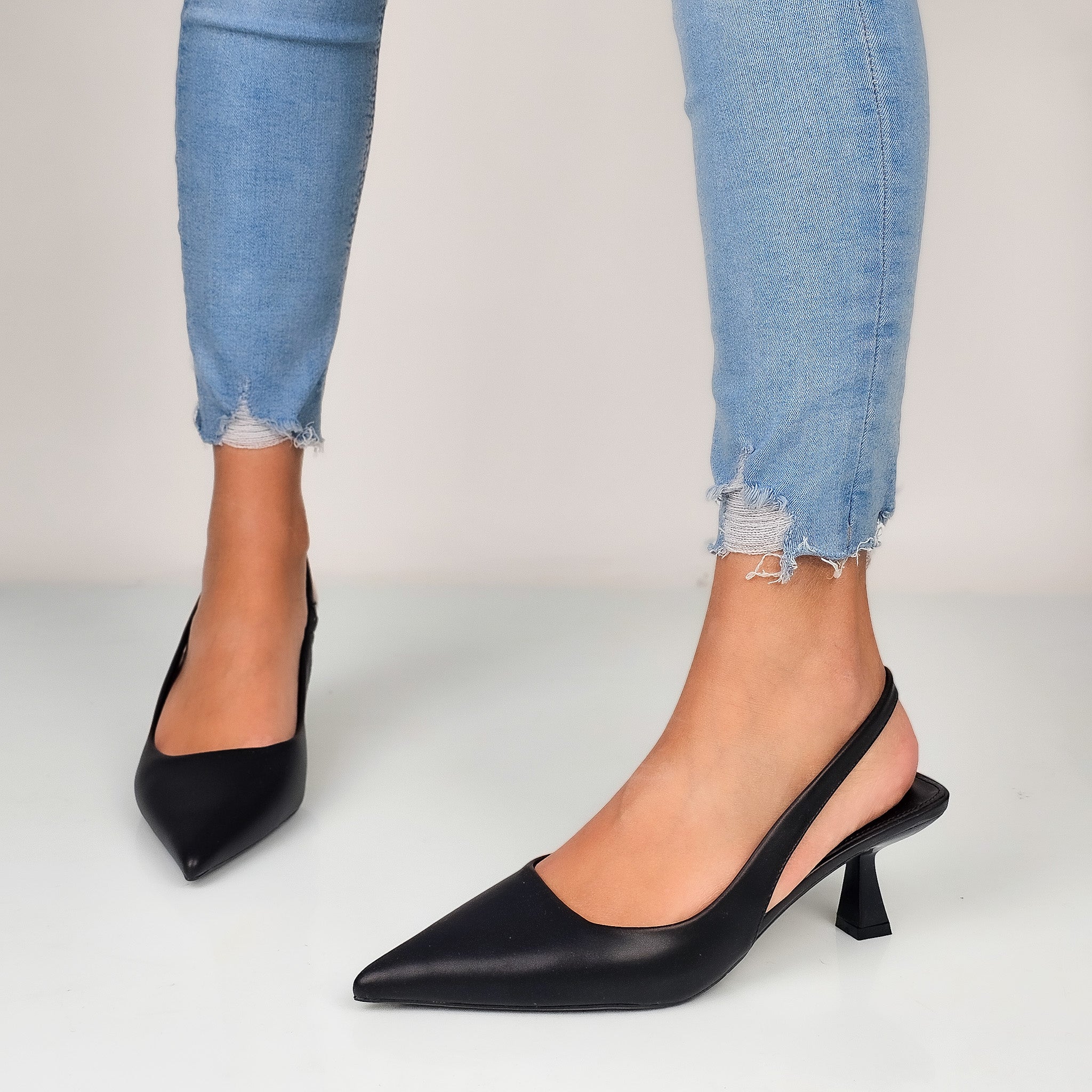 Dorota - Decollette Slingback