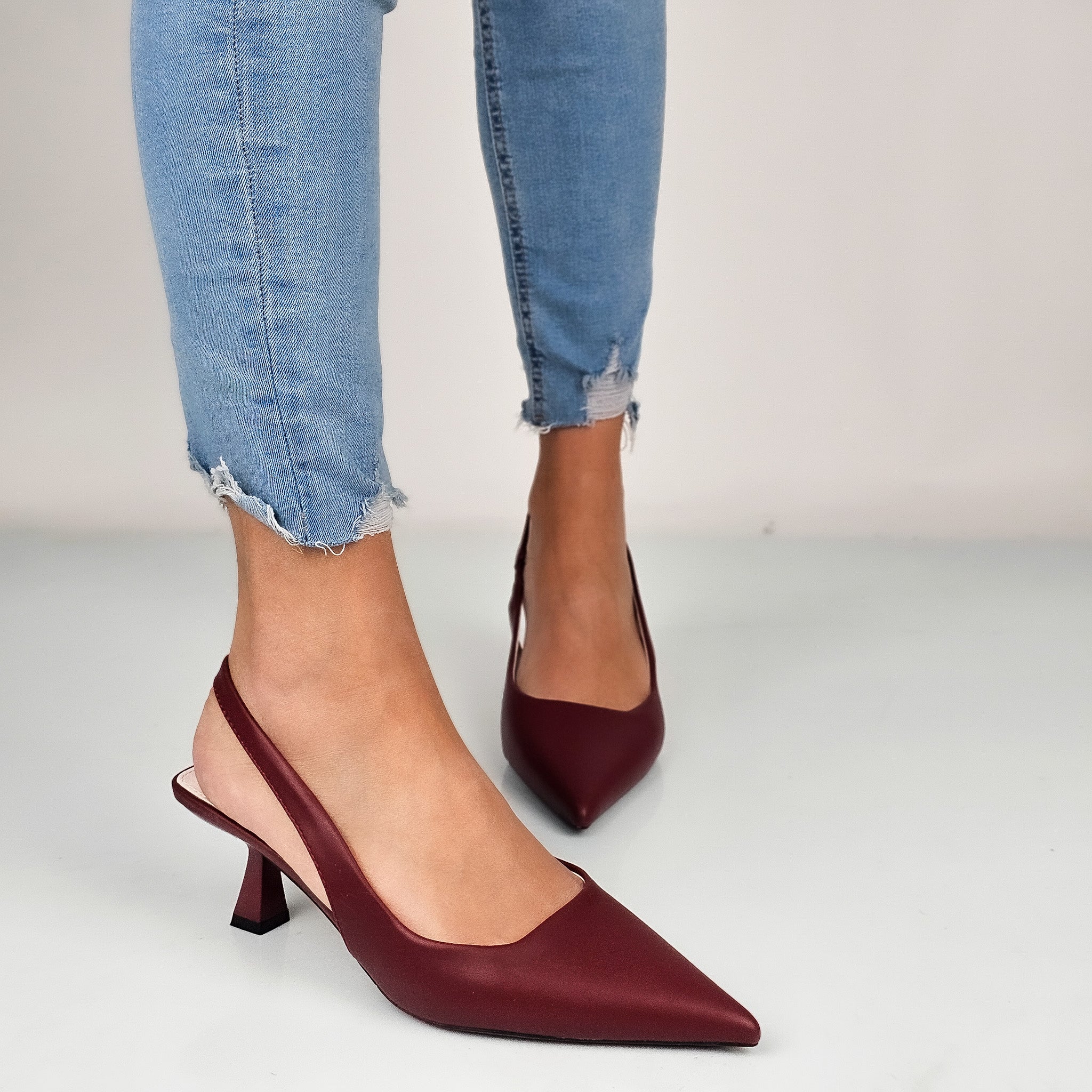 Dorota - Decollette Slingback
