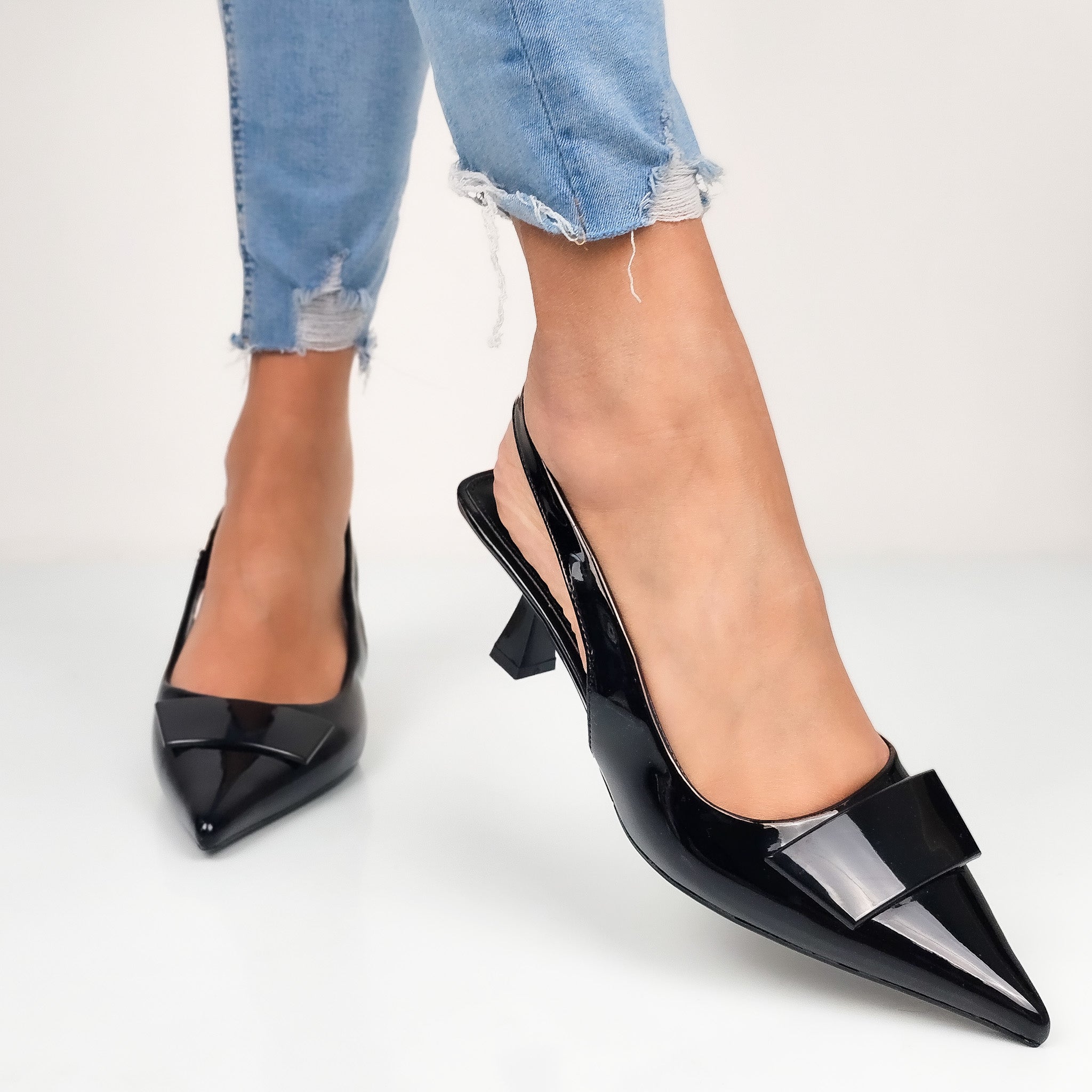 Lyn - Decollette Slingback