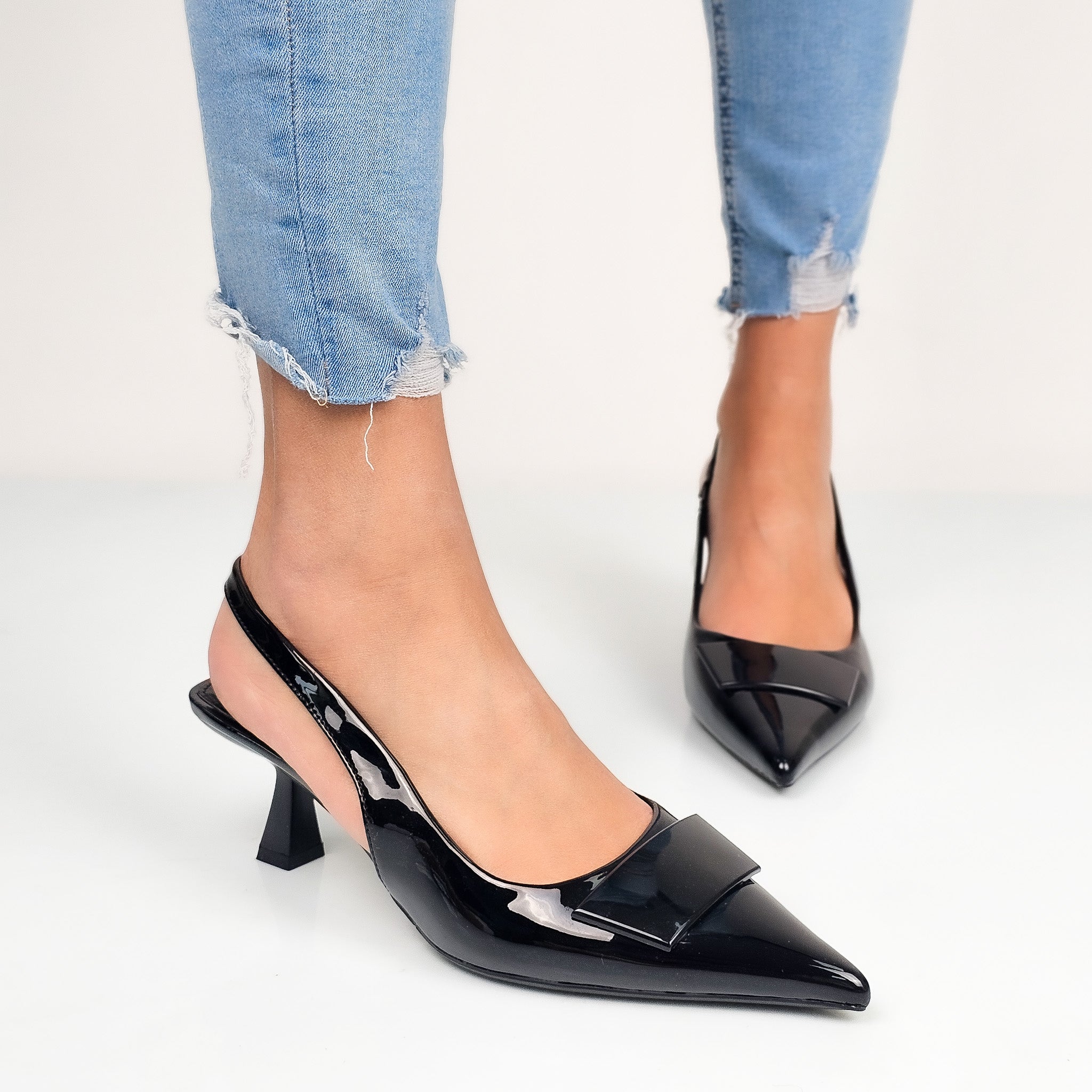 Lyn - Decollette Slingback